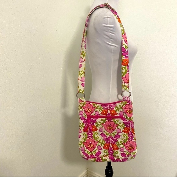 Vera Bradley Retired Lilli Bell 2013 Pink Floral Cross Body Shoulder Bag - Picture 1 of 10